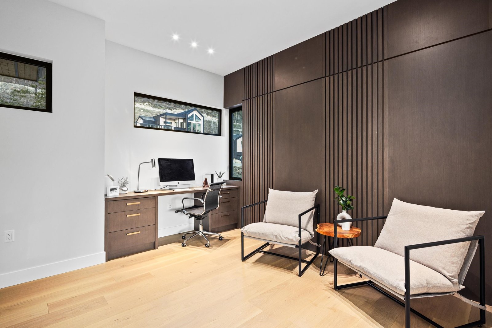 Mountain modern home exterior by Ravello Developments